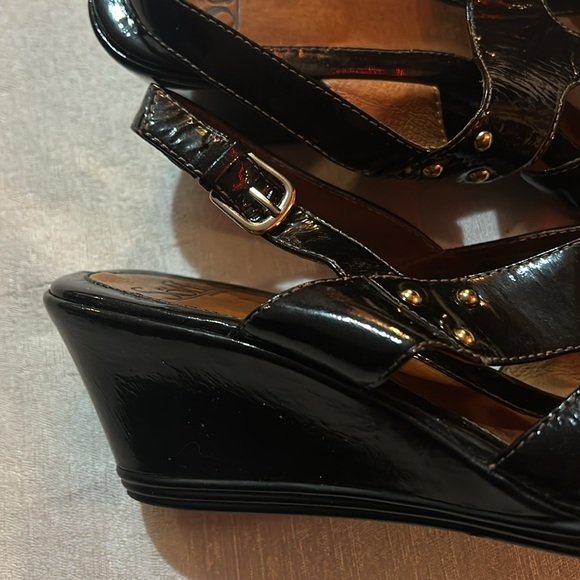 Sofft Patent Leather Black Wedge Studded Sandals Comfort Size 10 Preowned - Picture 3 of 12